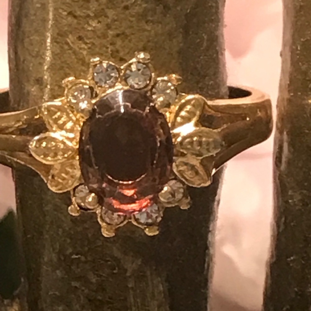 Simulated ruby and CZ ring - Picture 2 of 3